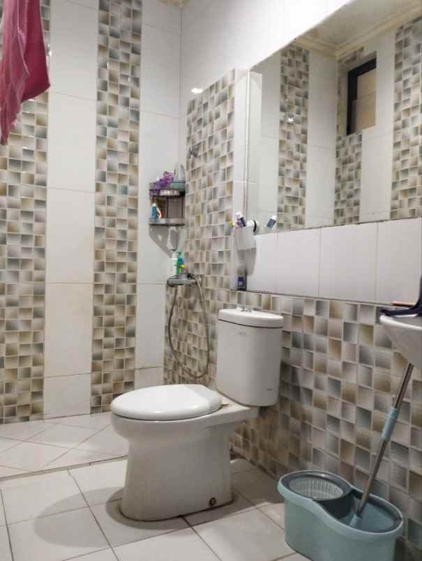 dijual rumah jl dr ratna