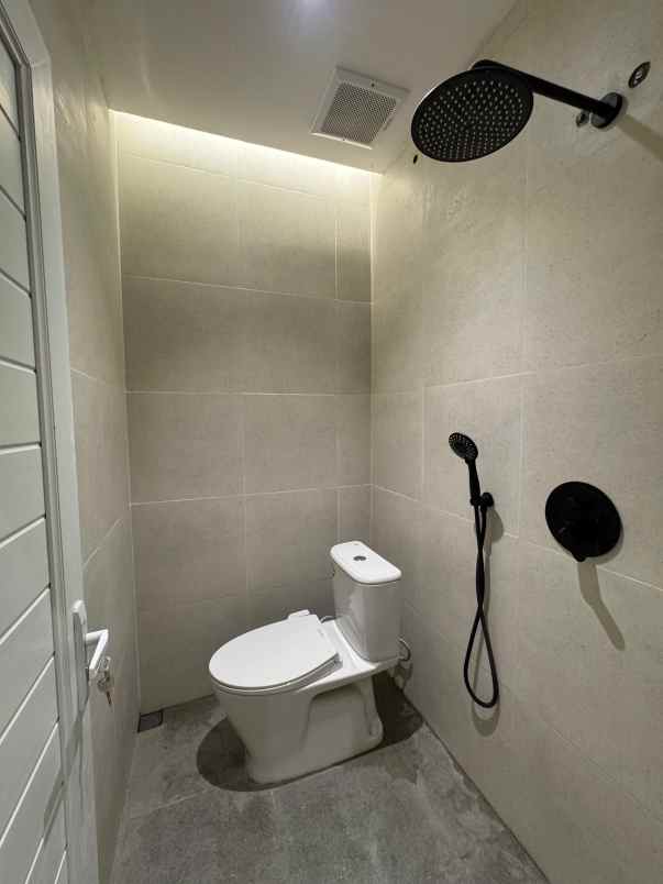 dijual rumah jl kaliurang km 10