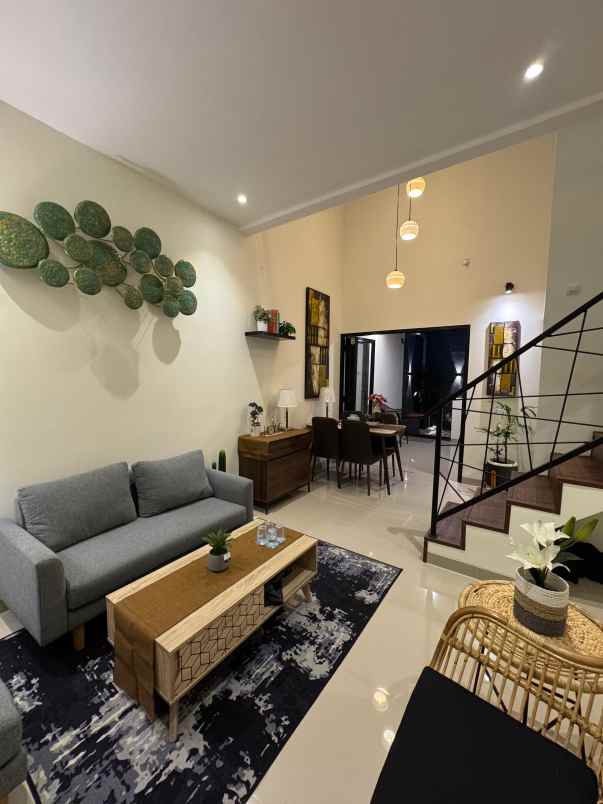 dijual rumah jl kaliurang km 10