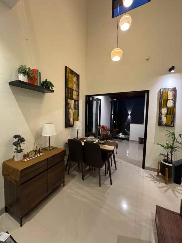 dijual rumah jl kaliurang km 10