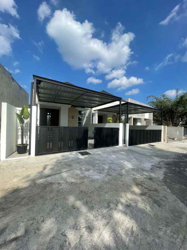dijual rumah jl kaliurang km 10