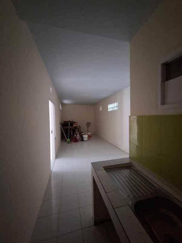 dijual rumah jl karya