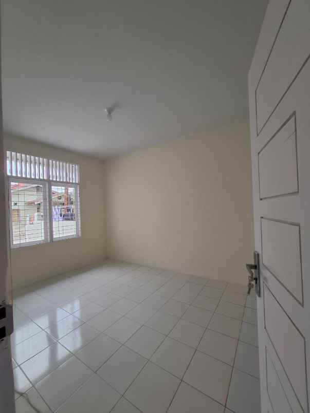 dijual rumah jl karya