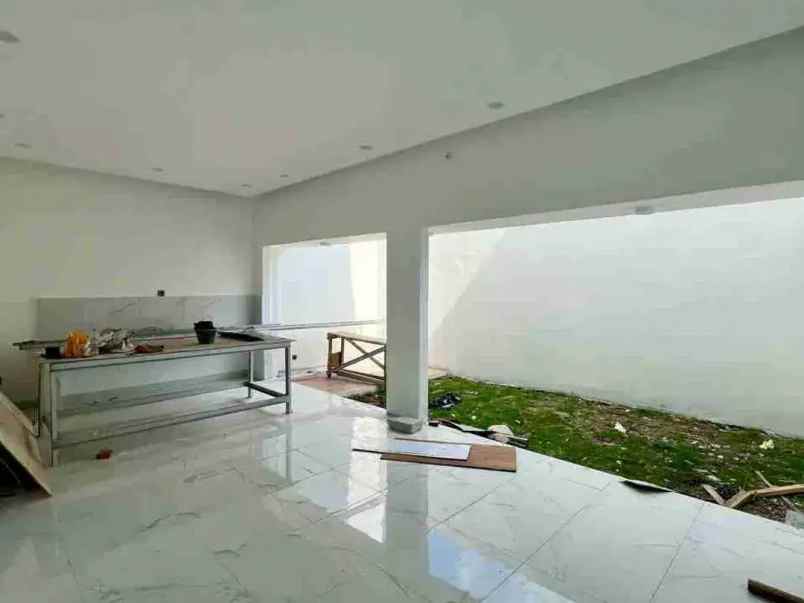 dijual rumah jl magelang