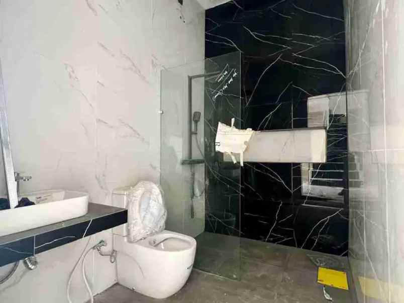 dijual rumah jl magelang