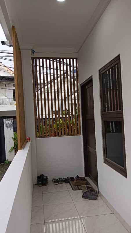 dijual rumah jl matraman menteng