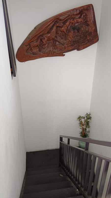 dijual rumah jl matraman menteng