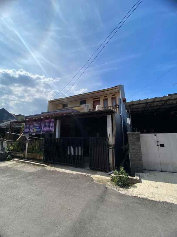 dijual rumah jl meteor barat margahayu