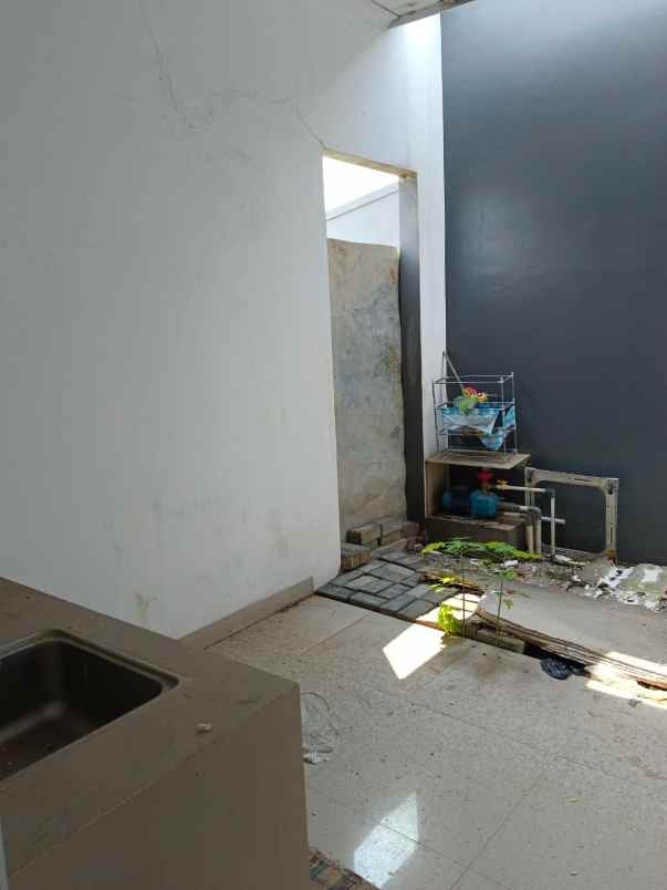 dijual rumah jl muchtar raya depok