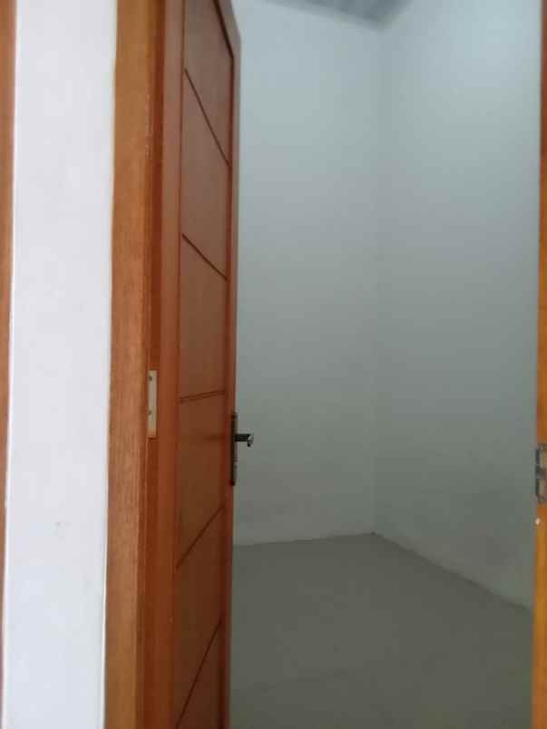 dijual rumah jl pasir putih bedahan