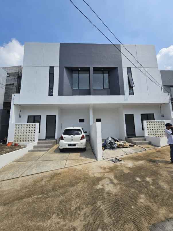 dijual rumah jl raya kalimulya cilodong