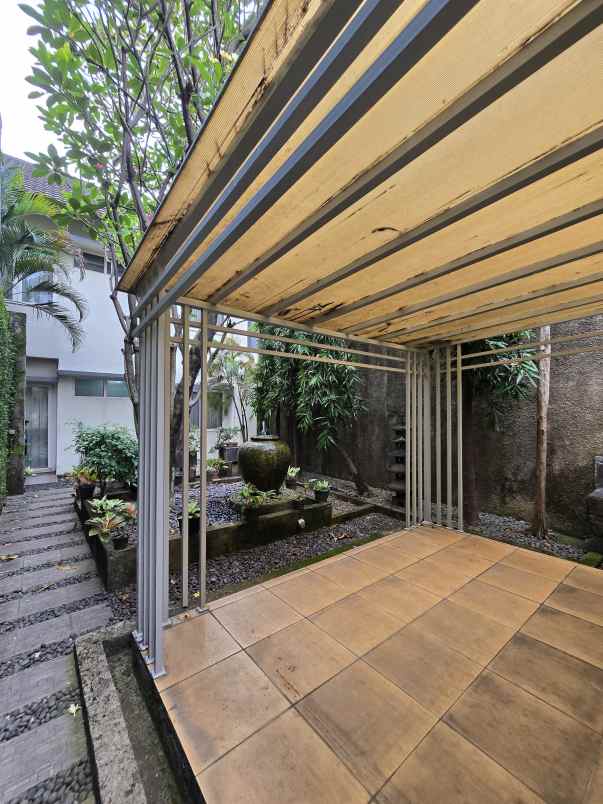 dijual rumah jl raya komplek billymoon