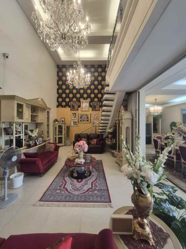 dijual rumah jl raya komplek duren