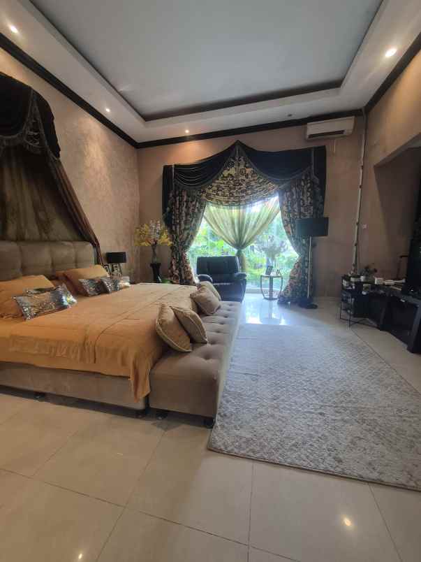 dijual rumah jl raya komplek duren