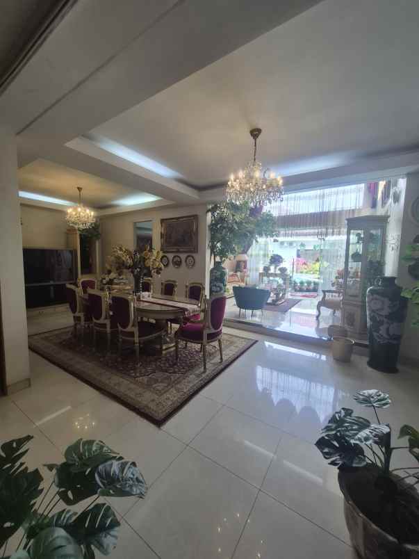 dijual rumah jl raya komplek duren