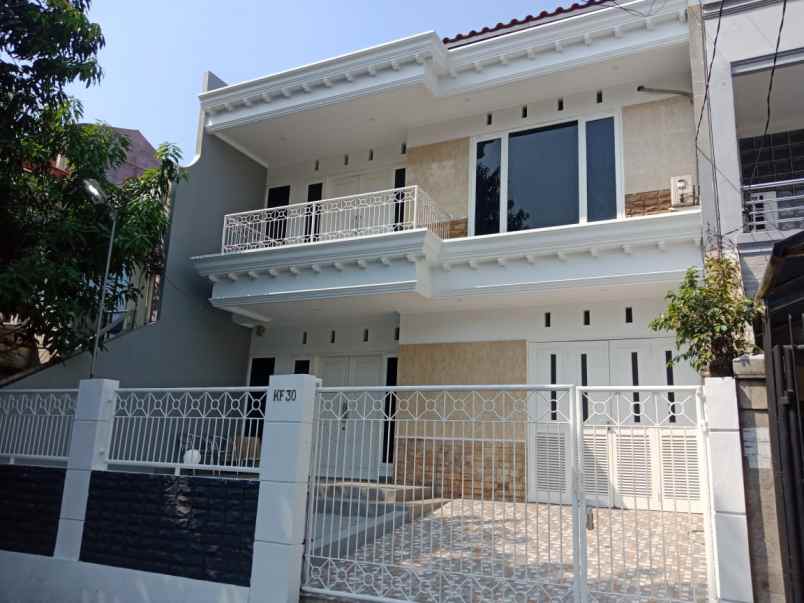 dijual rumah jl raya komplek kelapa