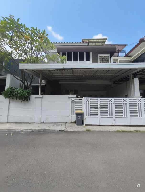 dijual rumah jl raya komplek pondok