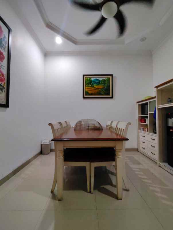 dijual rumah jl raya komplek pondok