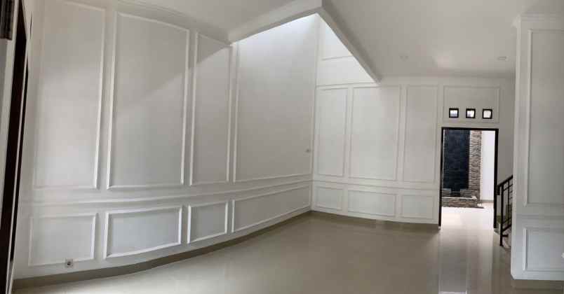 dijual rumah jl raya ujung aspal