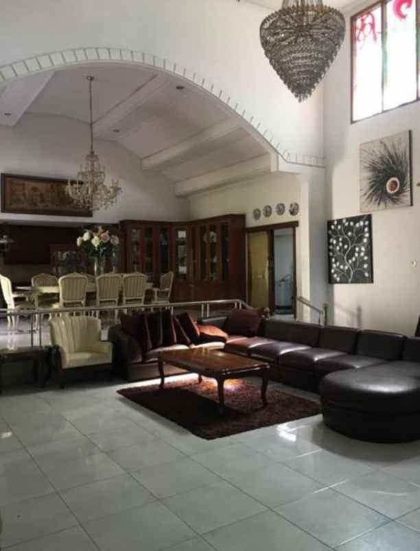 dijual rumah jl suryadarma suryalaya