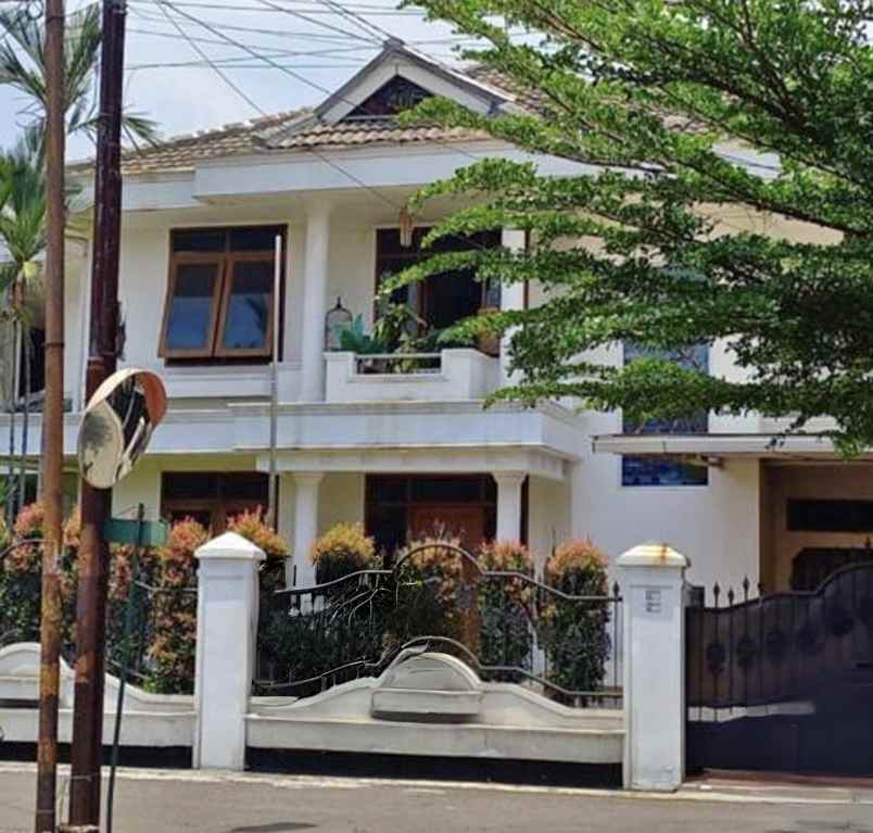 dijual rumah jl suryadarma suryalaya