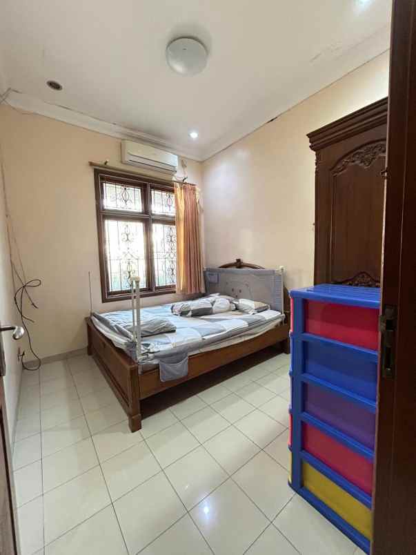 dijual rumah jl taman agave galaxy