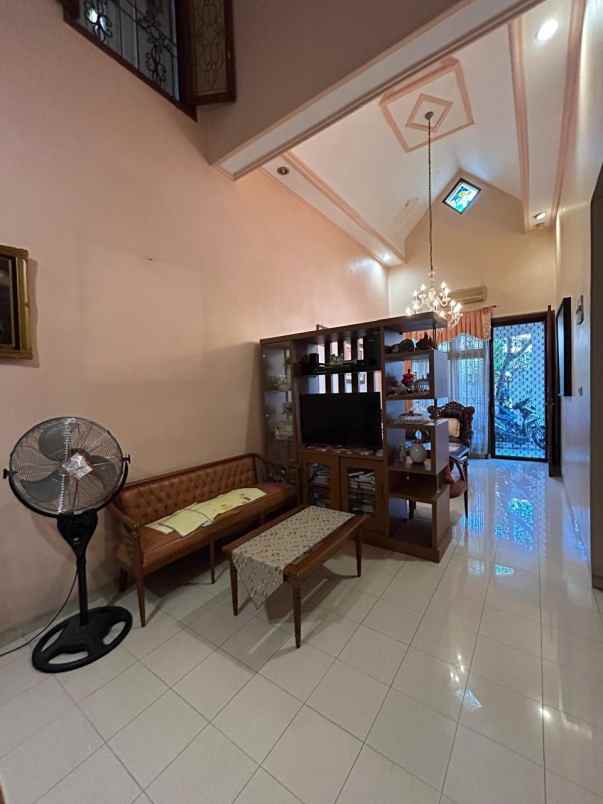 dijual rumah jl taman agave galaxy