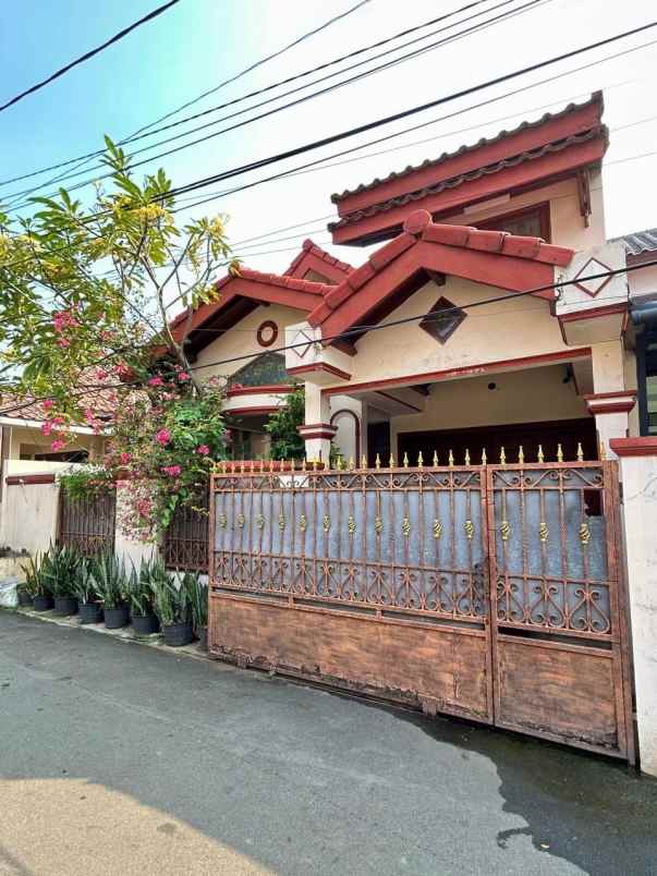 dijual rumah jl taman agave galaxy
