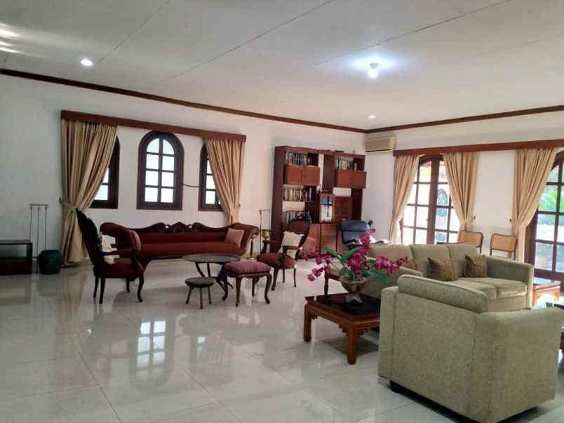 dijual rumah jl taman radio dalam