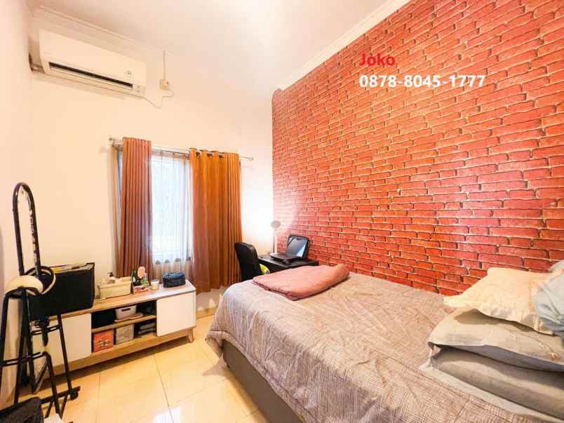 dijual rumah jl tanjung barat