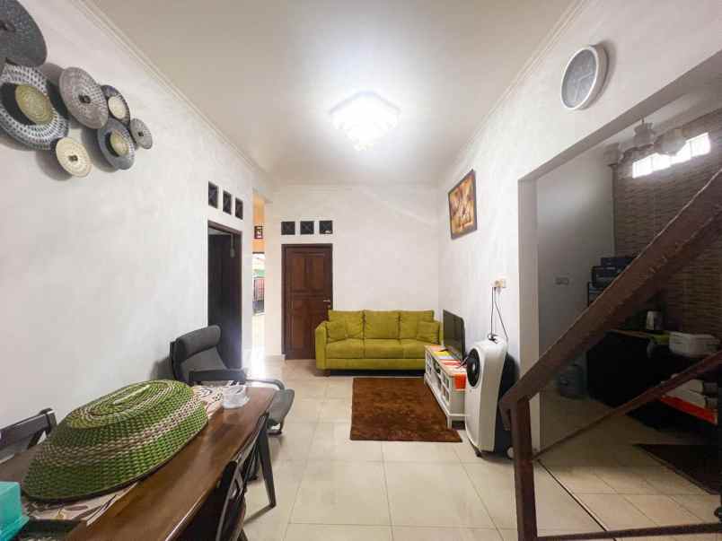 dijual rumah jl tanjung barat