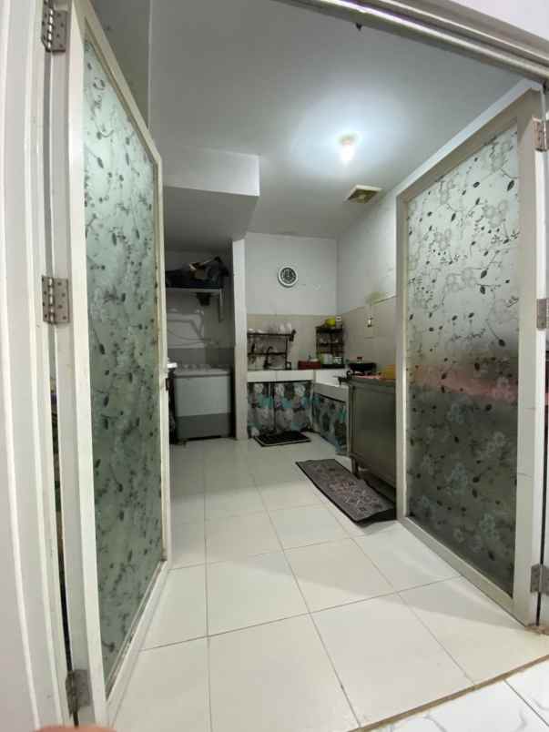 dijual rumah jl usman dehir