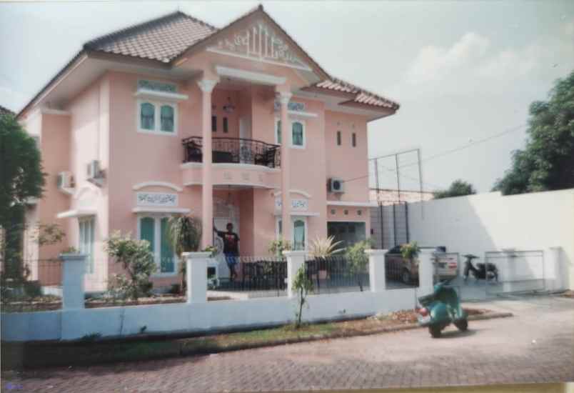 dijual rumah jl utama raya bf5 kemang