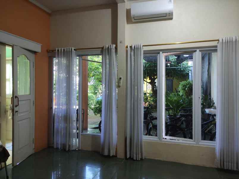 dijual rumah jl utama raya bf5 kemang