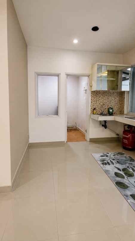 dijual rumah jl western boulevard no 37