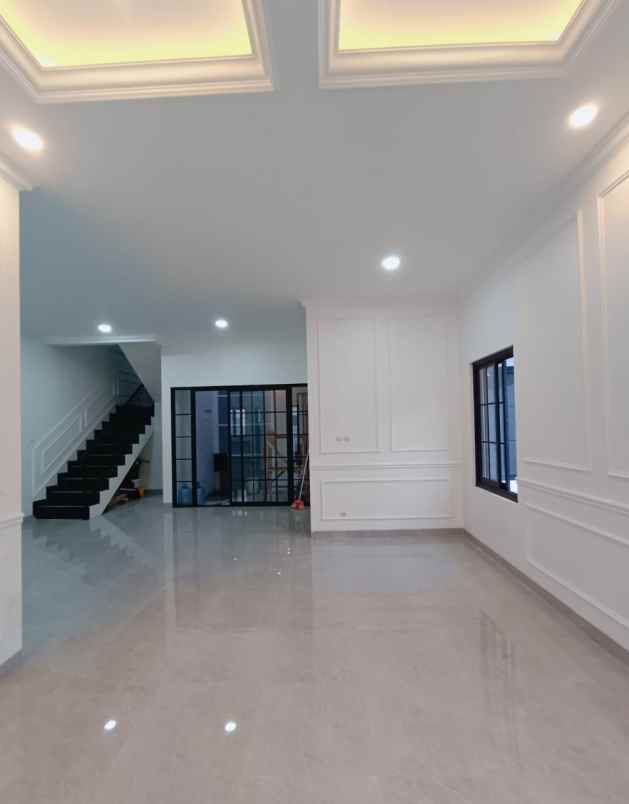 dijual rumah joglo jakarta barat