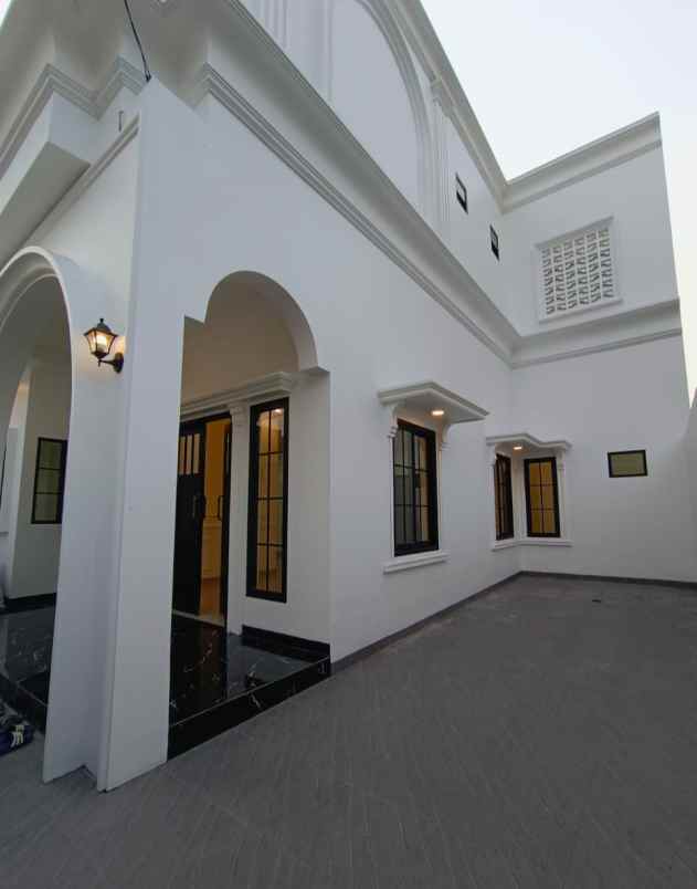 dijual rumah joglo jakarta barat