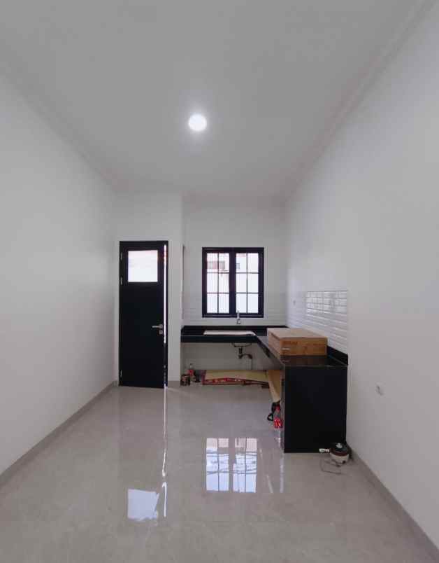 dijual rumah joglo jakarta barat
