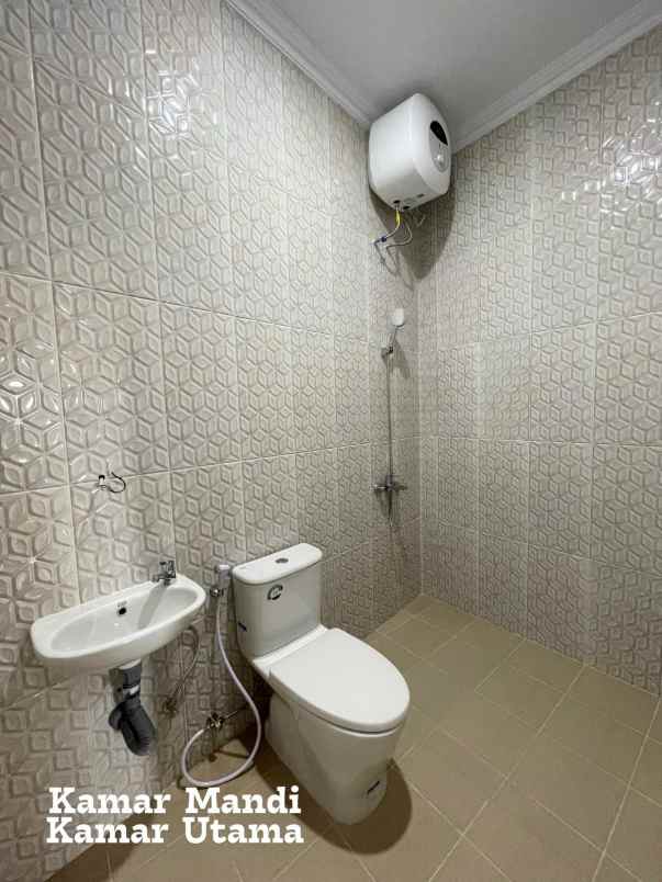 dijual rumah kadirojo purwomartani