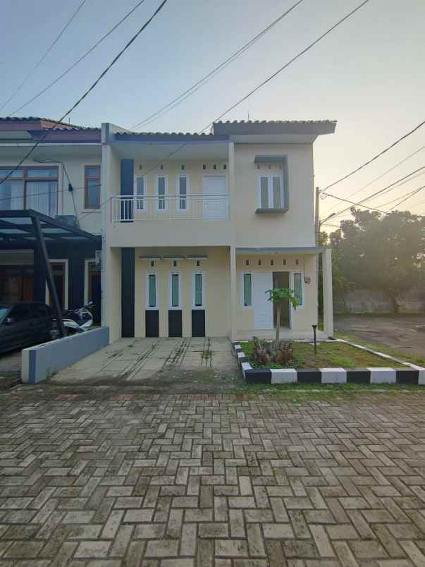 dijual rumah kain