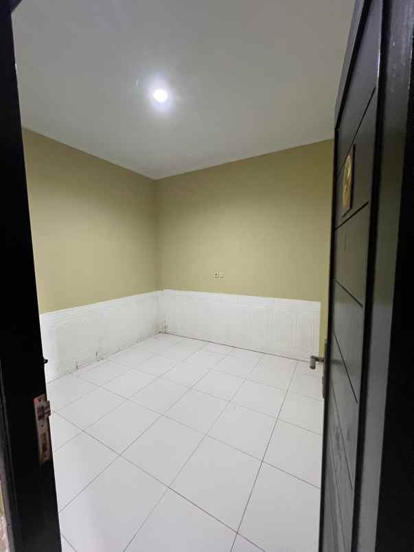 dijual rumah kampung sawah