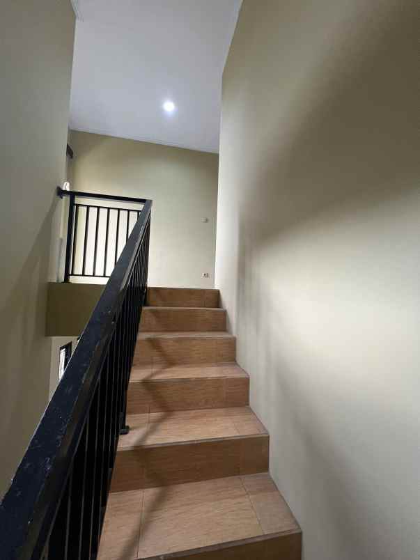 dijual rumah kampung sawah