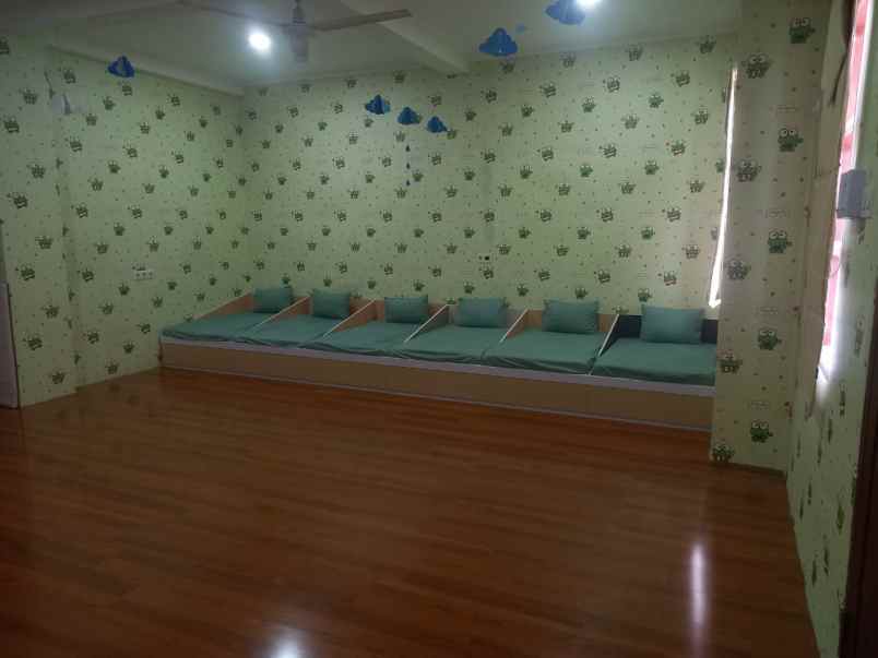 dijual rumah kantor dalam komplek area antapani mas