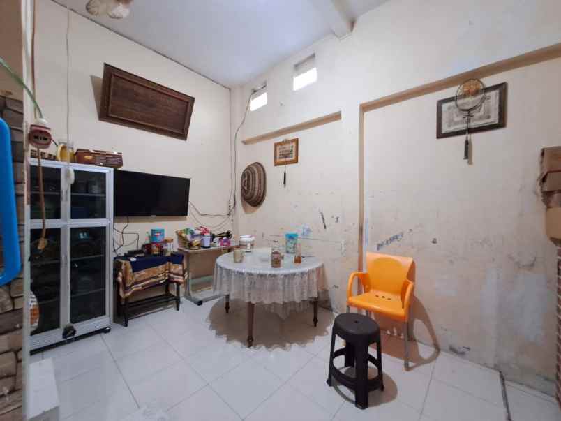 dijual rumah karang satria