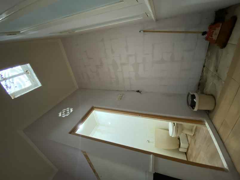 dijual rumah karawaci residence