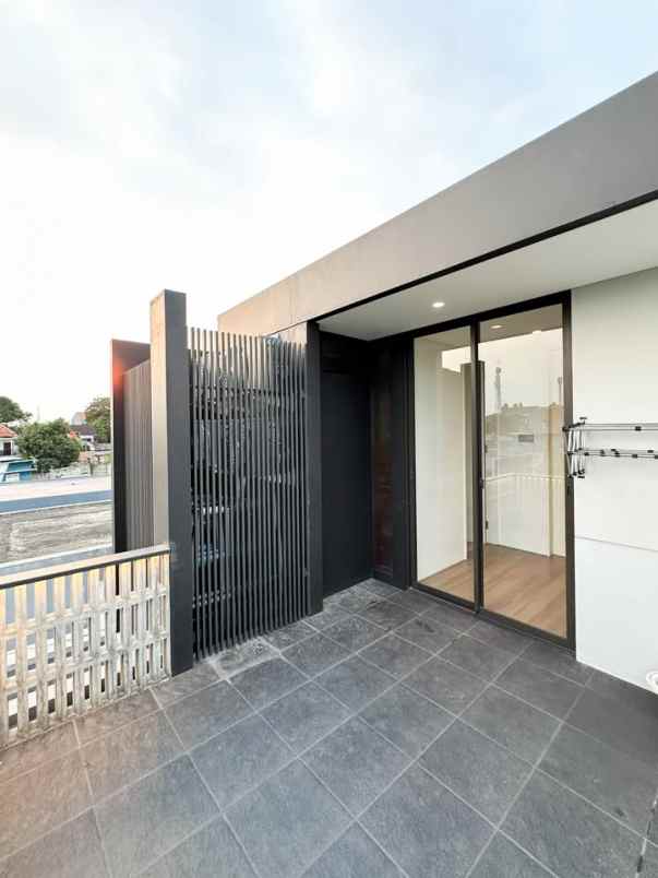 dijual rumah kebayoran bintaro