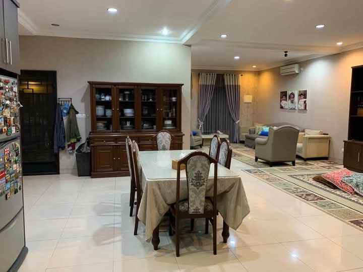 dijual rumah kebon kacang 6
