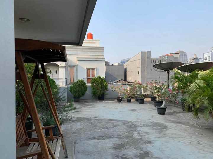 dijual rumah kebon kacang 6