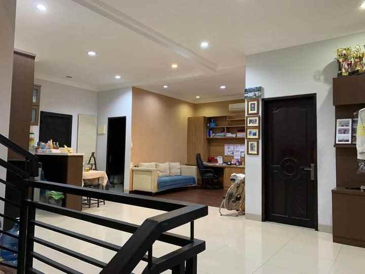 dijual rumah kebon kacang 6