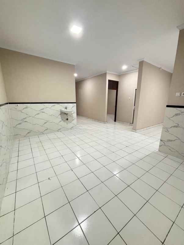 dijual rumah kedoya selatan